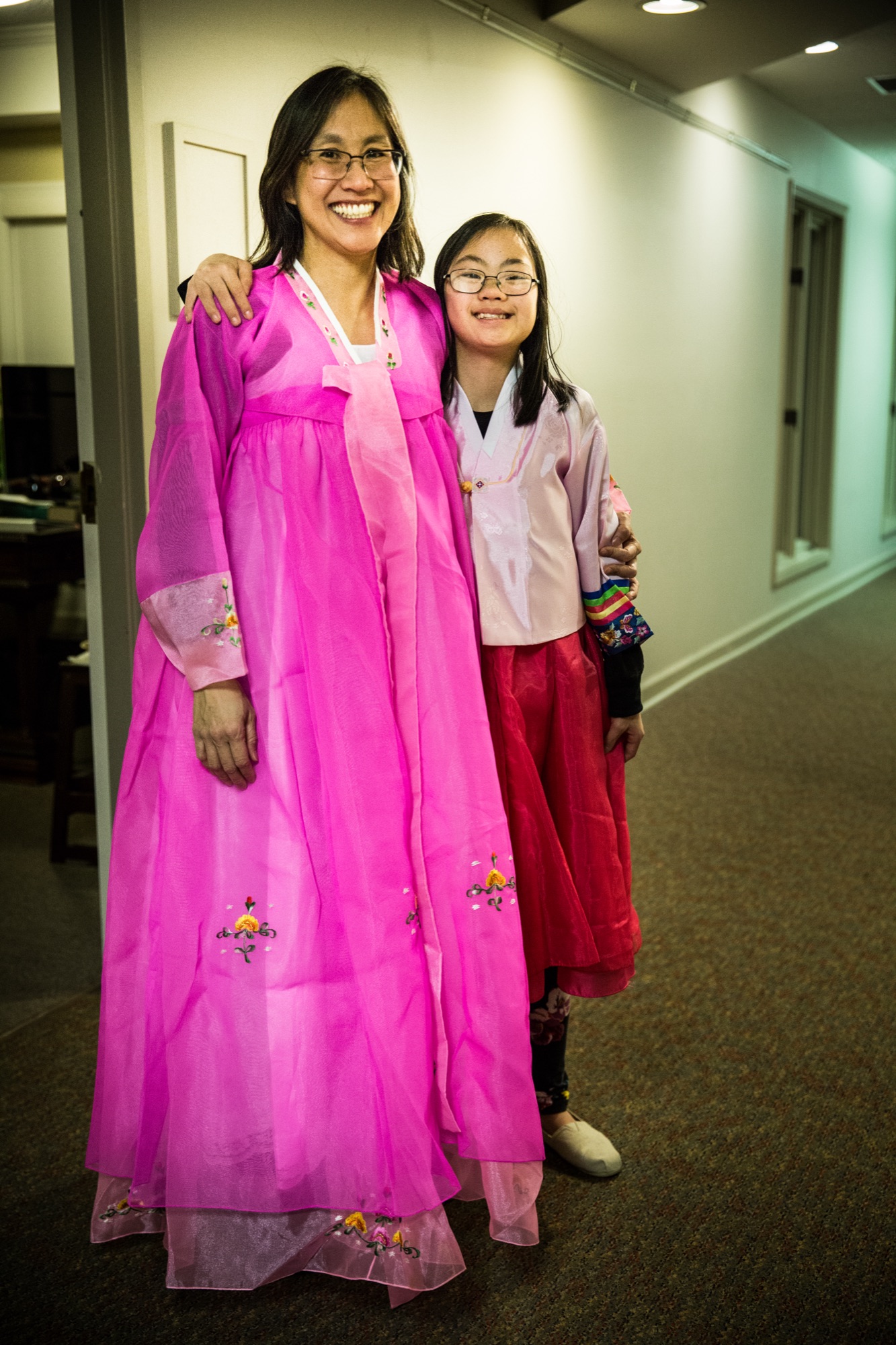A mother and daughter in traditional Korean hanbok